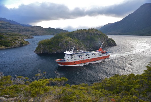 Crucero Kaweskar en Angostura White